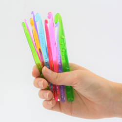 Agulha de Crochê 9mm a 12mm 100% Acrílico com 15 cm Círculo Agulha de Crochê 9mm a 12mm 100% Acrílico com 15 cm Círculo